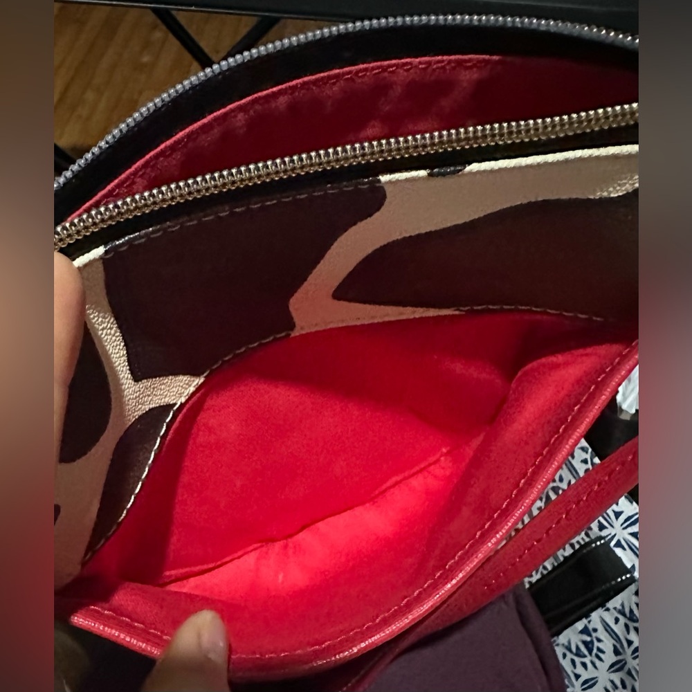 Dooney & Bourke Crossbody Giraffe print with Red Leather trim NWOT W/FRE… - Picture 9 of 13